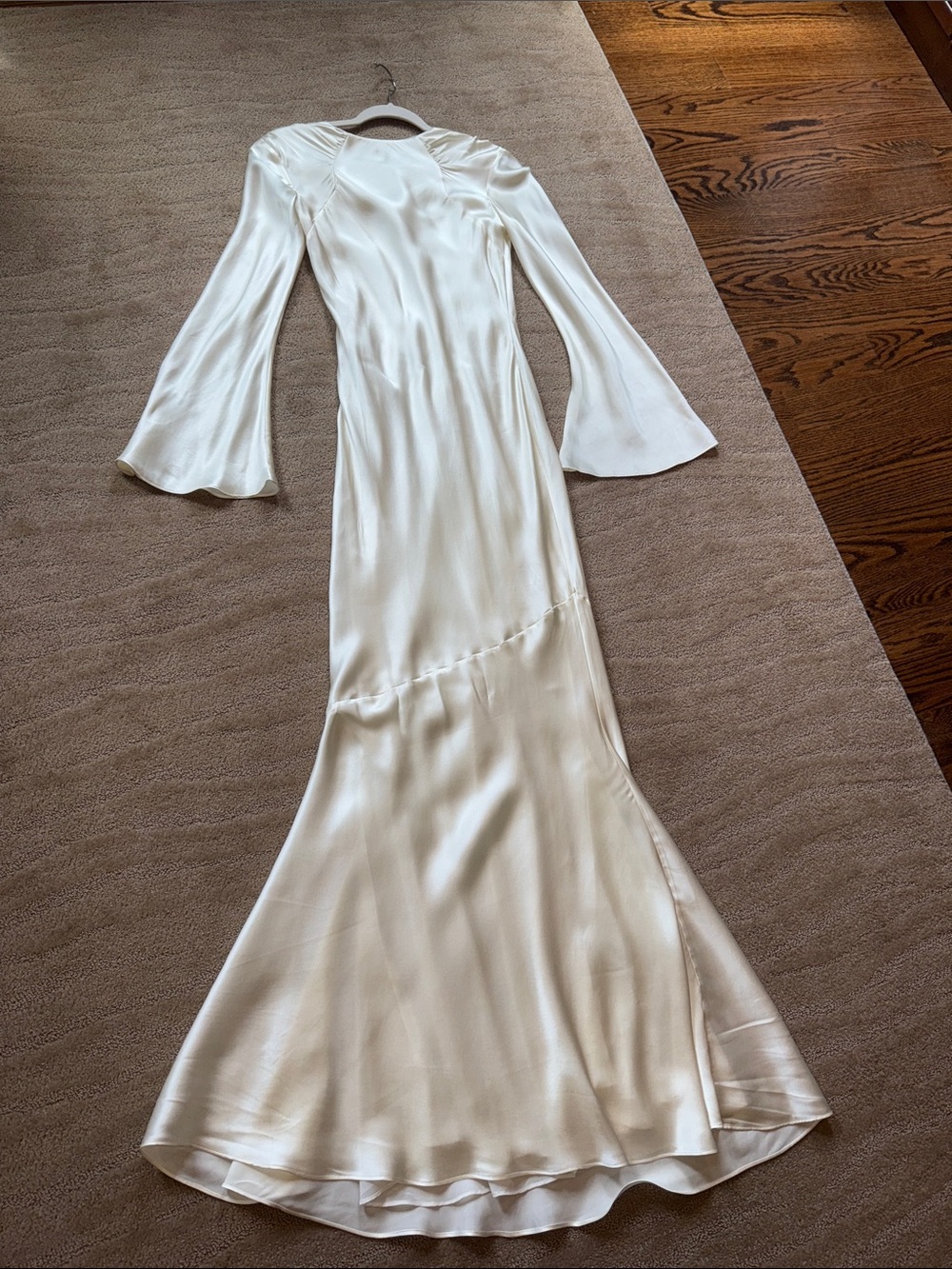 Zara 100% Silk Draped Dress In Oyster-white with Flared Cuffs. - Picture 6 of 17